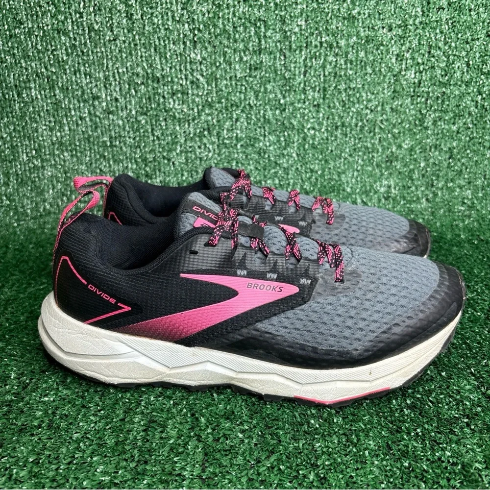 Brooks Women's Divide 2 Trail‎ Running Shoes Black Pink Size 8.5